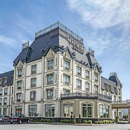 Quality Suites Драммонвіль Екстер'єр фото