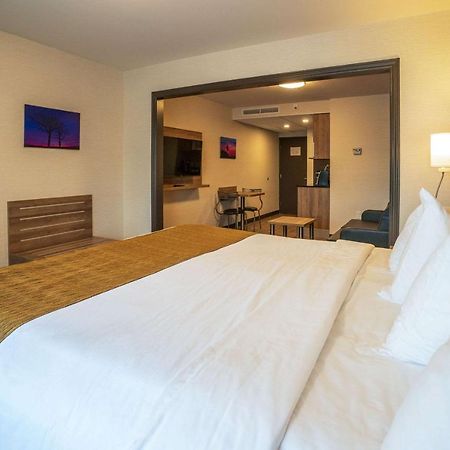 Quality Suites Драммонвіль Екстер'єр фото